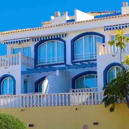Beautiful With Pool And Mountain View Apartamento Calpe